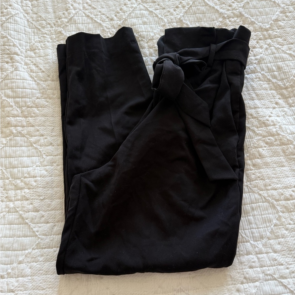 H&M Black Paper bag Pants, size 10 (NWT!) ✨
